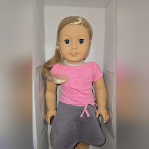 American girl doll blonde hair blue eyes